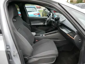 CUPRA Born KEYLESS PDC SHZ KAMERA NAVI ACC LED PANO Bild 2