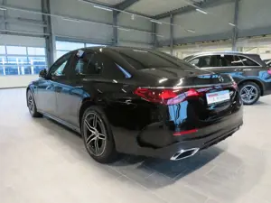 Mercedes-Benz E 220 d AMG* Bild 5