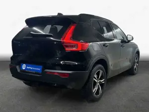 Volvo XC40 XC40 B3 B DKG Plus Black Edition Bild 2