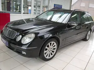 Mercedes-Benz E 240 T Elegane Autom. Xenon Parktr. SHD. AHK