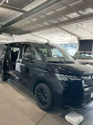 Volkswagen T7 Multivan Basis lang