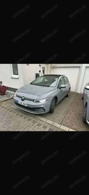 Volkswagen Golf 2.0 TDI SCR Life Bild 2