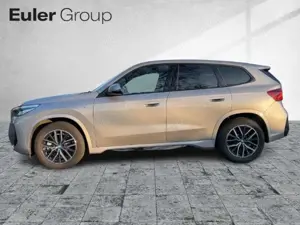 BMW iX1 xDrive 30 M-Sport Navi Digitales Cockpit Soundsyst Bild 4