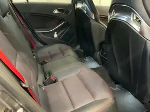 Mercedes-Benz A 45 AMG 4Matic Speedshift 7G-DCT