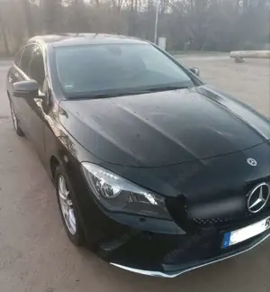 Mercedes-Benz CLA 180 Shooting Brake Bild 3