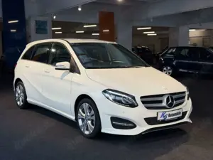 Mercedes-Benz B 180 Score*AUTOM.*LED*SITZH.*NAVI*PDC*TEMPOM.*
