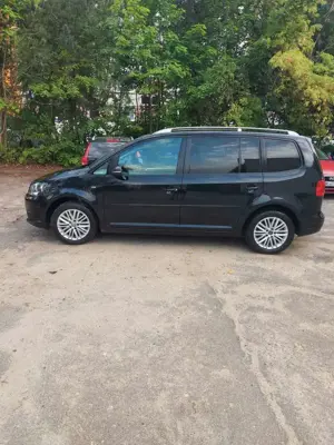 Volkswagen Touran 2.0 TDI DPF Comfortline Bild 3
