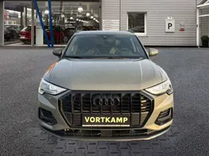 Audi Q3 35 TDI advanced AHK/S Line Interieur Bild 3