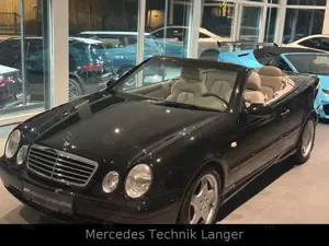 Mercedes-Benz CLK 200 AMG PAKET/SERVICE NEU/2 HAND Bild 4