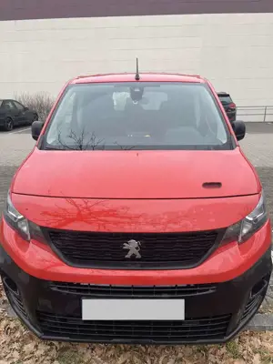Peugeot Partner 1.5 BlueHDi 130 L2 Automatik / 3 Seats