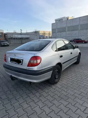 Toyota Avensis 1.8 linea sol Bild 2