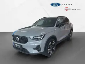 Volvo XC40 B4 2.0l Plus Dark DCT Auto/360°RFK/DAB+