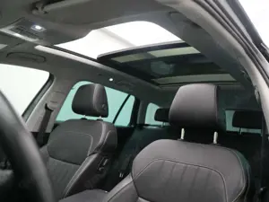 Skoda Superb Combi Premium Edition 4x4 ACC DCC NAVI Bild 4