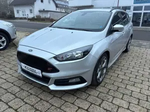 Ford Focus Turnier ST Sport+Bi-Xenon+Leder+Kam+Nav+