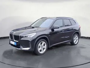 BMW X1 sDrive20i Panorama-Glasdach AHK Sportsitze Rü Bild 2
