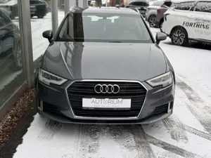 Audi A3 Sportback 30 TFSI sport LED NAVI SZHZG TEMPO Bild 2