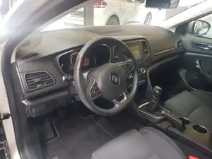 Renault Megane IV Lim. 5-trg. Experience AHK Bild 4