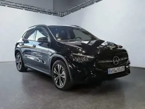 Mercedes-Benz GLA 200 NIGHT PROGRESSIVE 360 AHK DISTR KAMERA Bild 4