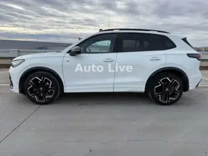 Volkswagen Tiguan 2.0 TD*DSG*R LINE*PAN*NAVI*MATRIX*360*AHK Bild 2