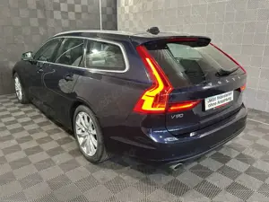 Volvo V90 Kombi AWD*MOMENTUM*LED-R.KAM-ST.H-MEMO-LEDER Bild 3