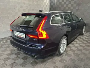 Volvo V90 Kombi AWD*MOMENTUM*LED-R.KAM-ST.H-MEMO-LEDER Bild 4
