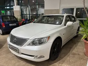 Lexus LS 460