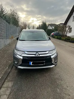 Mitsubishi Outlander Edition 100 2WD