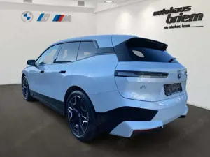 BMW iX xDrive40 Sportpaket, ELEKTRO Bild 4