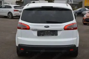 Ford S-Max S-MAX Titanium/TüvNeu/Garantie/Pano Bild 4