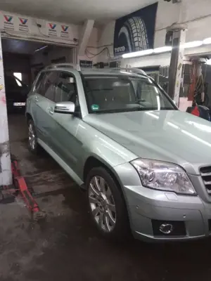 Mercedes-Benz GLK 350 GLK 350 CDI DPF 4Matic 7G-TRONIC Bild 2
