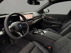 BMW i5 eDrive40 Touring M-Sport Pro/ACC/AHK/eSIM Bild 4