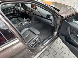 BMW 328 3er Touring 328i Touring Sport-Aut. Sport Line Bild 3