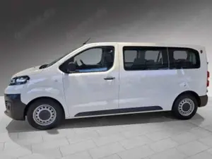 Opel Vivaro Bus 9 Sitze, wenig KM, tolle Ausstattung Bild 5