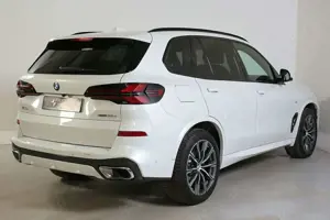 BMW X5 xDr.30d M Sport Standh Panor AHK ACC Sitzbelü Bild 5