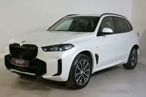 BMW X5 xDr.30d M Sport Standh Panor AHK ACC Sitzbelü Bild 2