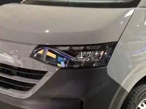 Volkswagen Transporter Kombi 9-Sitzer 2,0l TDI 110 kW 8-G-Automatikgetrie Bild 5