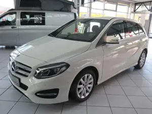 Mercedes-Benz B 180 B-Klasse 7G-DCT Style AHK Navi LED Parkassistent