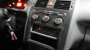 Volkswagen Touran Touran Diesel 1.9 TDI Trendline Bild 4