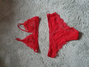 Set Valentinsdessous in roter Spitze Bild 2