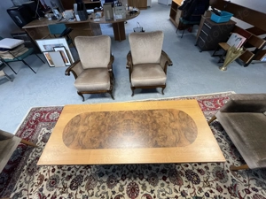 furnierter Couchtisch