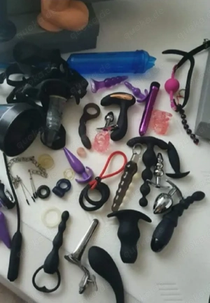 Dildo, strap-on usw. von Kerl gesucht. Raum EU - DN 