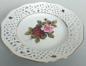 Schumann Porzellanteller mit Rosenmuster und Durchbrüchen