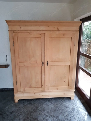 Antiker Bauernschrank 