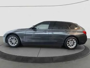 BMW 320 3 Touring 320 i Advantage Bild 3