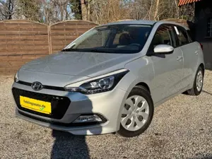 Hyundai i20 1.4 Automatik Trend NUR 8.700KM! 1.Hand