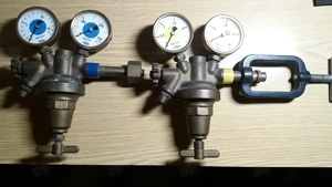Armaturen für Acetylengas und Sauerstoff Autogenschweißen Druckminderer auch einzeln