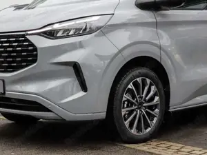 Ford Tourneo Custom Bus 320 L2 Tourneo Titanium FWD Bild 5