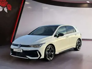 Volkswagen Golf 1,5 eTSI DSG R-Line Light Assist Bild 2