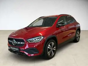 Mercedes-Benz GLA 200 d Progressive Standheizung 360 ACC AHK
