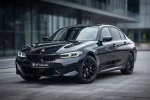 BMW 320 i Lim.*M Sport*KAM*HUD*eSitze*eDach*AHK!